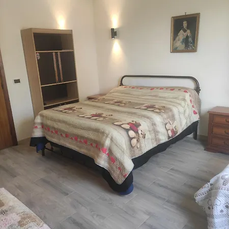 Di Nuova Costruzione Fra Alberi E Antichi Trulli *